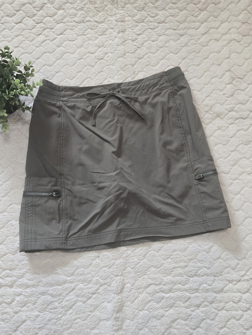 Tangerine Green Trek Cargo Outdoor Athletic Skorts, Size XL
